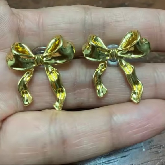 Golden Ribbon Bow Chic & Feminine Glam Earrings - Picture 5 of 9